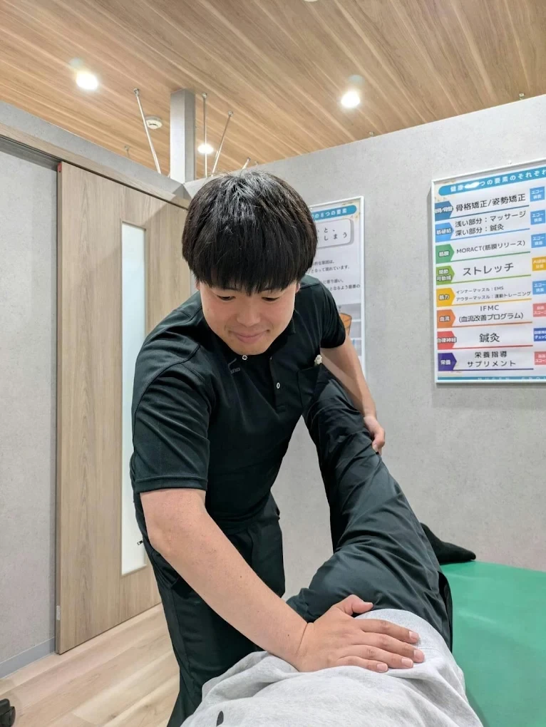 GROW UP 鍼灸整骨院 ラスパ西大和 施術